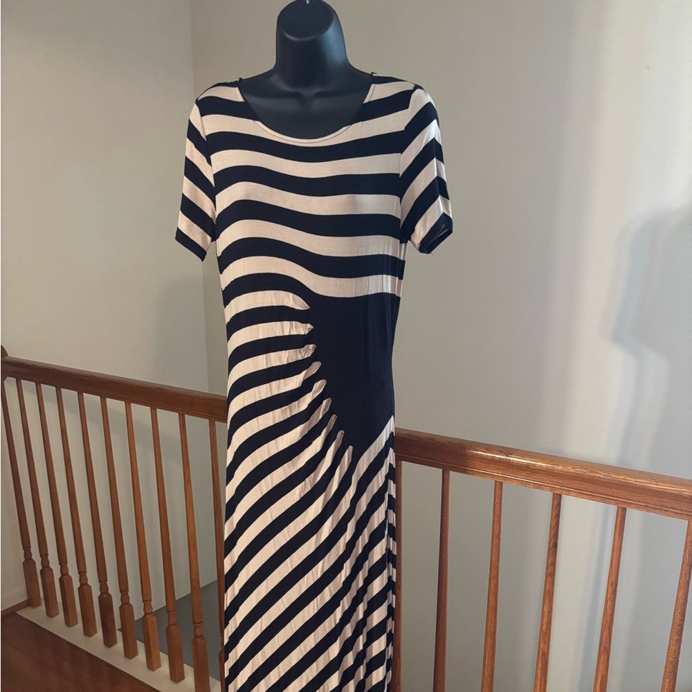 Very long flowy size large dress.